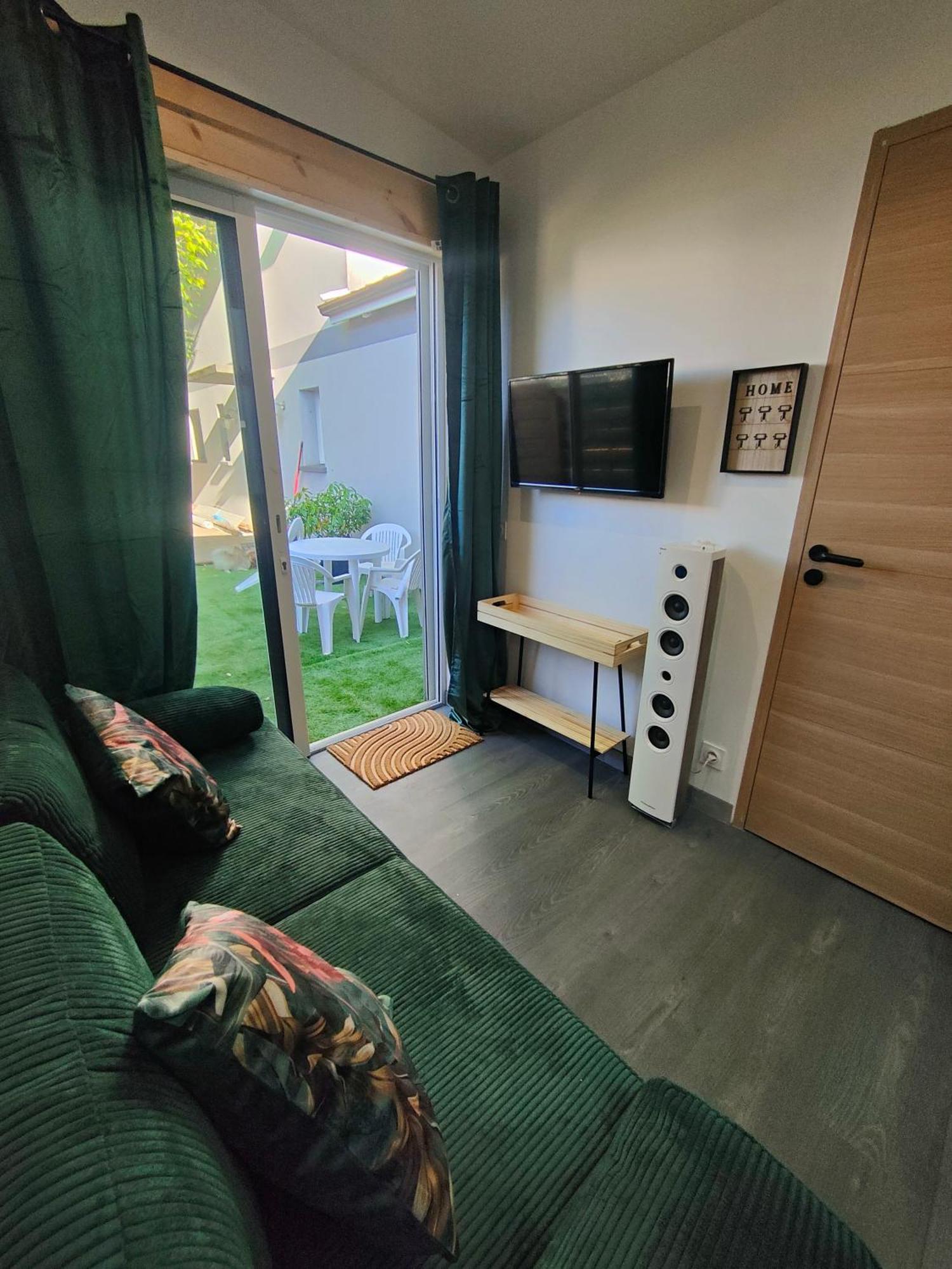 Villa Tiny House Avec Jardin Et Acces Piscine Chauffee Saint-Médard-en-Jalles Exterior foto